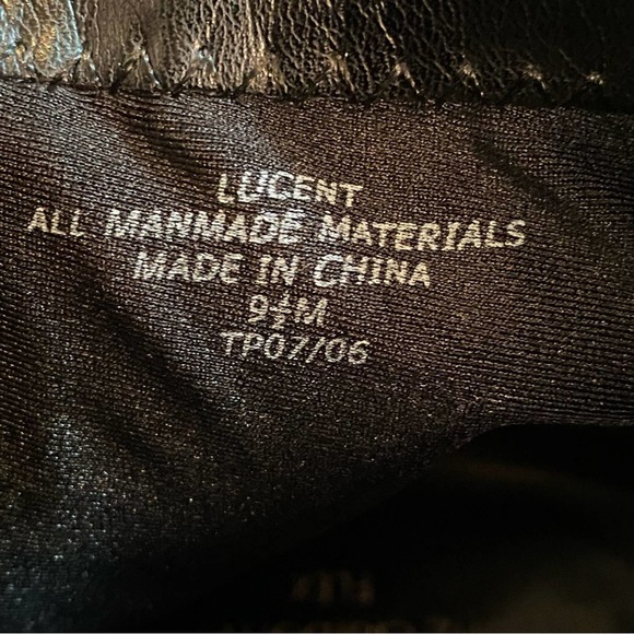 Liz Claiborne Flex Black Lucent Pointed Toe Ankle Boots - Picture 6 of 7